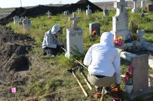 Two team members mapping in headstones.